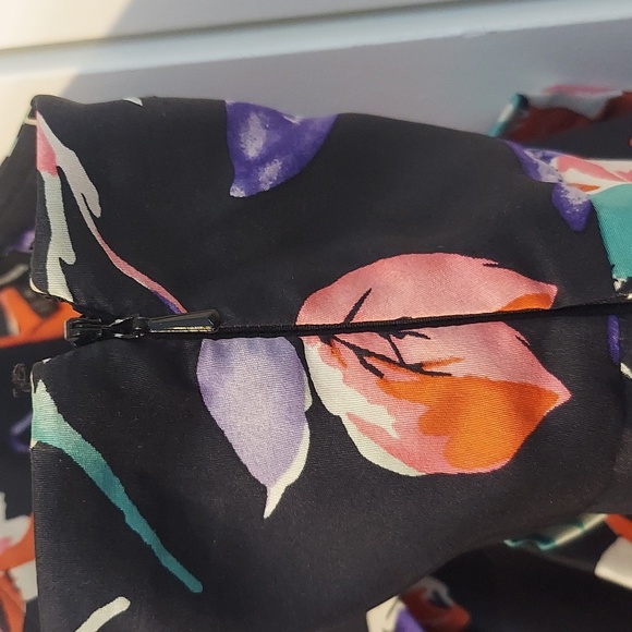 Express Design Studio Silk Floral A-Line Midi Skirt Sz 4 Black Red Purple Green - Picture 8 of 16